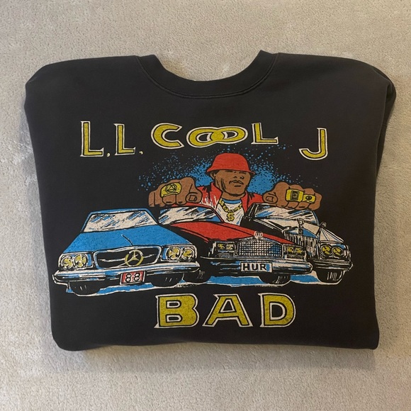 Graphic Sweatshirt - Picture 2 of 3